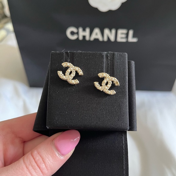 ** sold** Authentic Chanel earrings - Picture 4 of 6